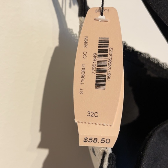 Victoria Secret Bra 32C - Picture 3 of 3